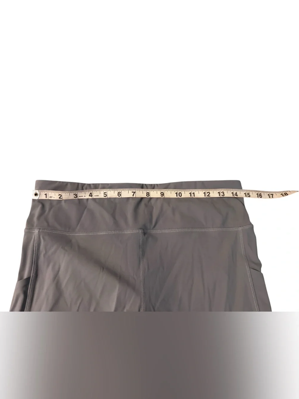 Vuori Stride Legging Women's Size Large Gray Side Leg Pockets 7/8 Length VW429 - Picture 7 of 9